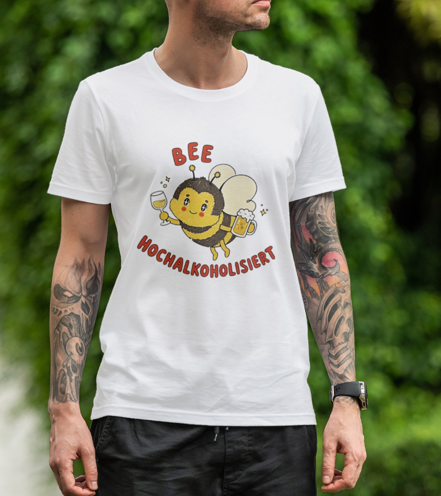Bee Hochalkoholisiert Funny Drunk Bee Holding Beer Wine T-Shirt