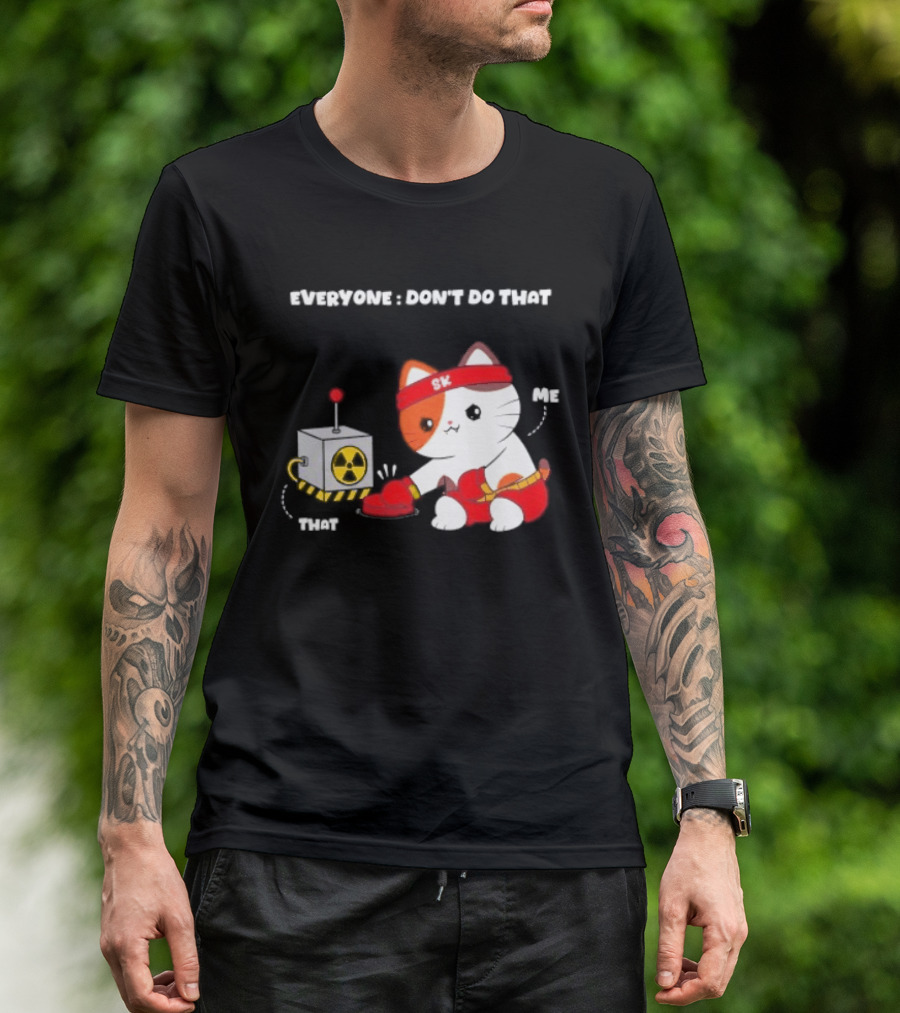 Cute Cat SK Headband Boxing Gloves Pressing Nuclear Button Don't Do That T-Shirt