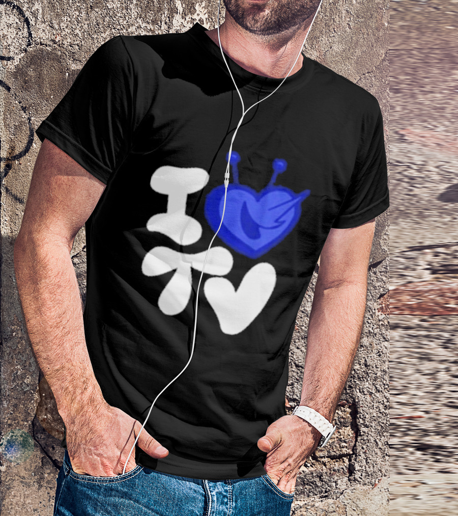 Paperboxmart I Love TV Blue Heart Antenna T-Shirt