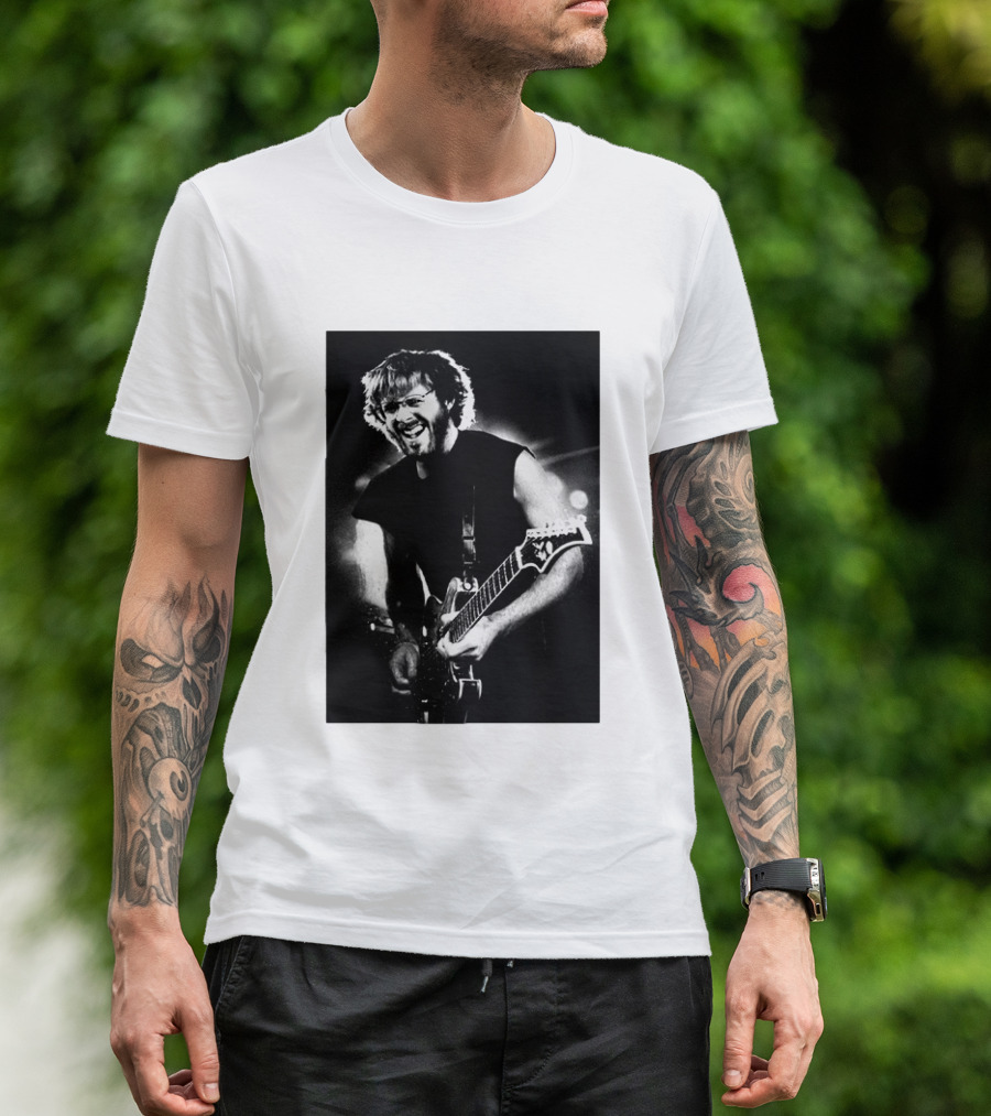 Phish Trey Anastasio Iconic Live Performance Guitarist Black And White Image T-Shirt