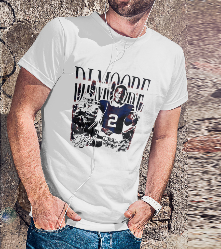 DJ Moore #2 Football Player Portrait Signature T-Shirt