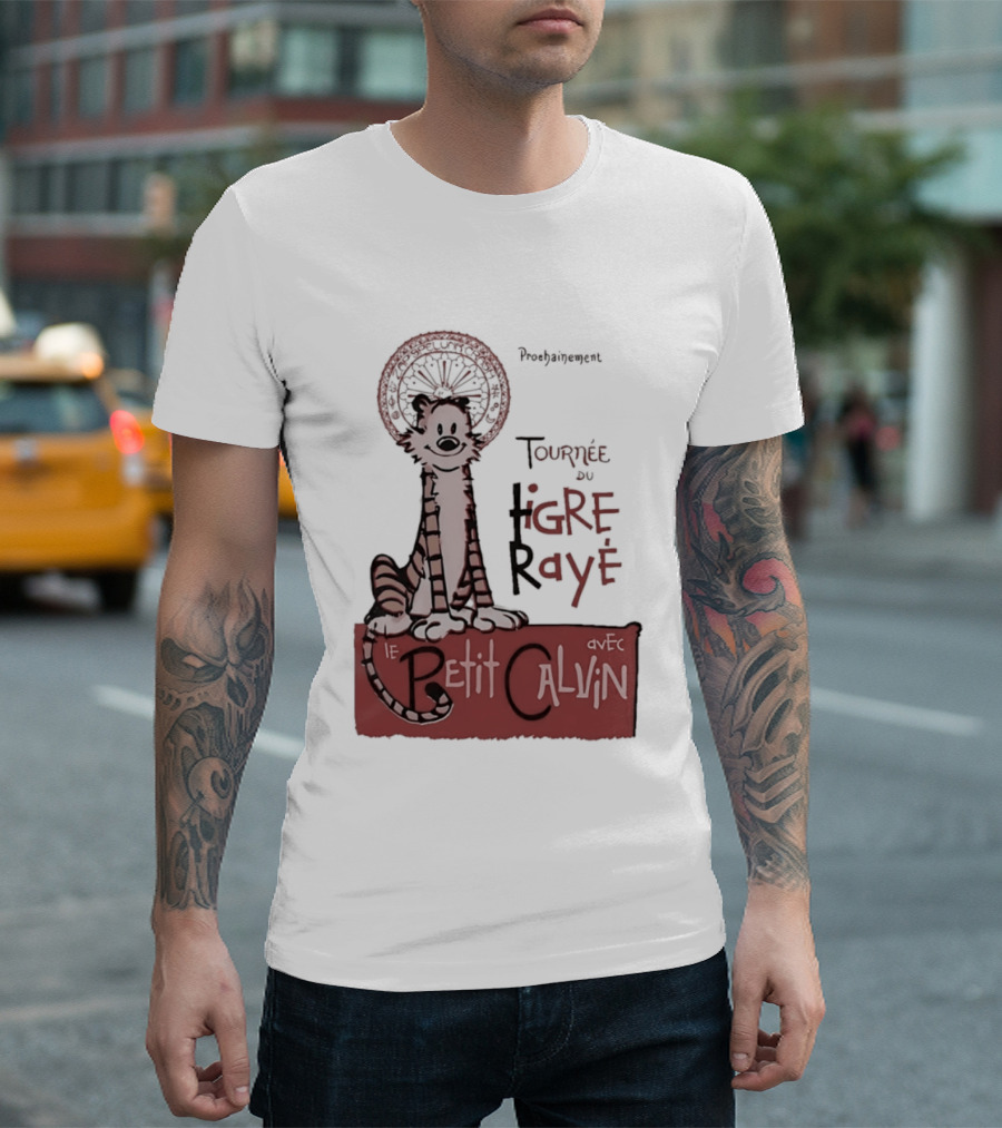 Tournée Du Tigre Raye Le Petit Calvin Avec Hobbes T-Shirt