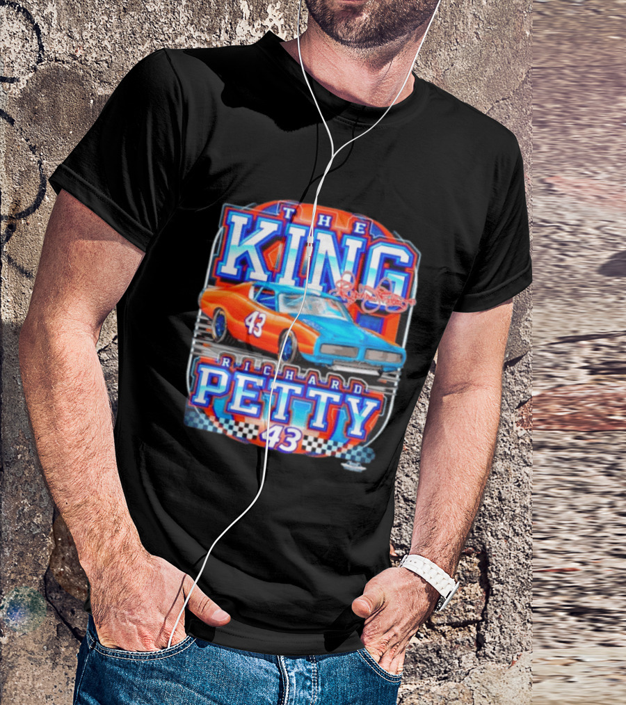 Richard Petty The King No 43 NASCAR Racing Car Checkered Flag T-Shirt