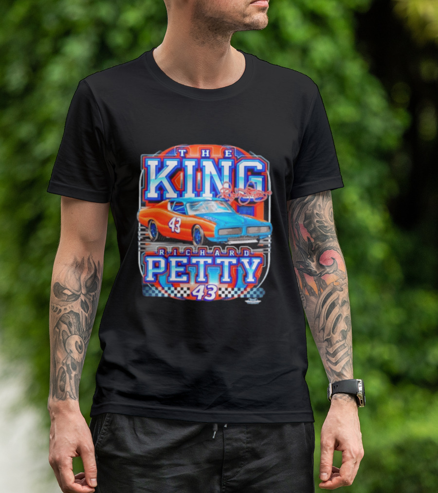 Richard Petty The King No 43 NASCAR Racing Car Checkered Flag T-Shirt