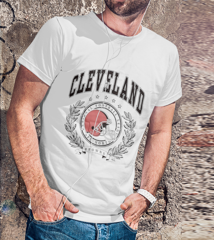 Cleveland Browns NFL AFC North Football Team Helmet Crest T-Shirt