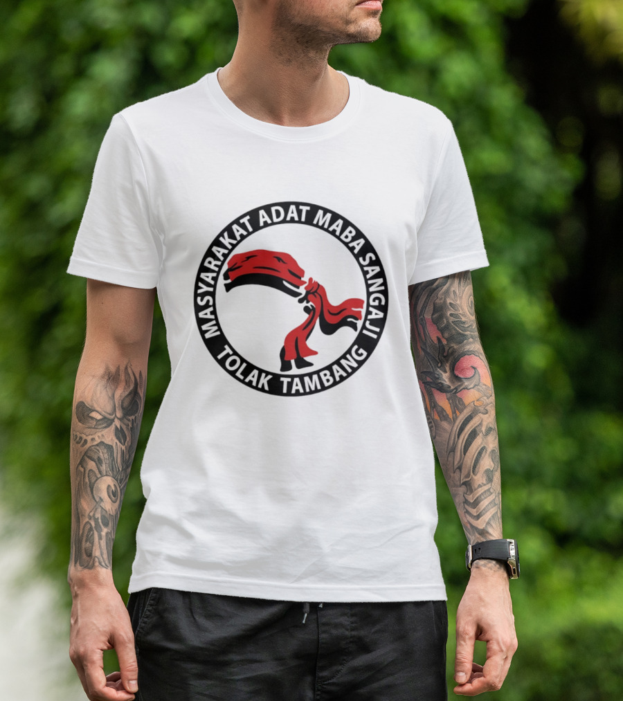 Masyarakat Adat Maba Sangaji Tolak Tambang Red Scarf T-Shirt