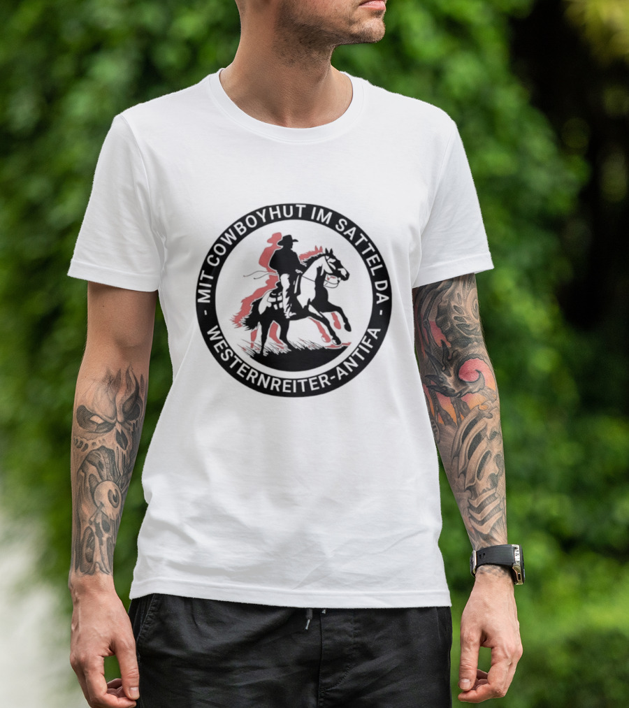 Mit Cowboyhut Im Sattel Westernreiter Antifa T-Shirt