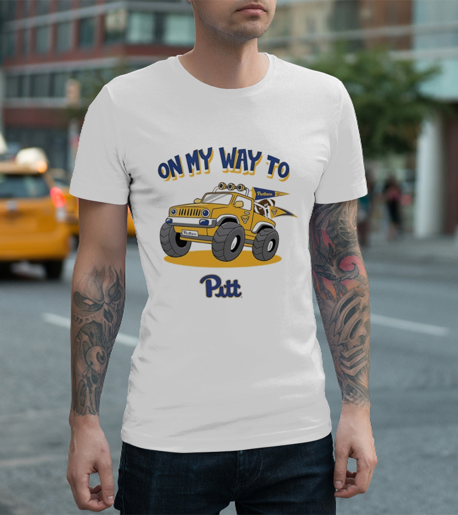 On My Way To Pitt Panthers Jeep With Flags And Tires T-Shirt