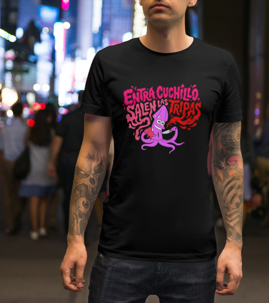 Entra Cuchillo Salen Las Tripas Squid Cartoon Knife Fun T-Shirt