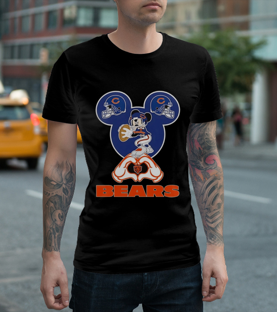 Mickey Mouse Chicago Bears Football Collaboration Bears T-Shirt