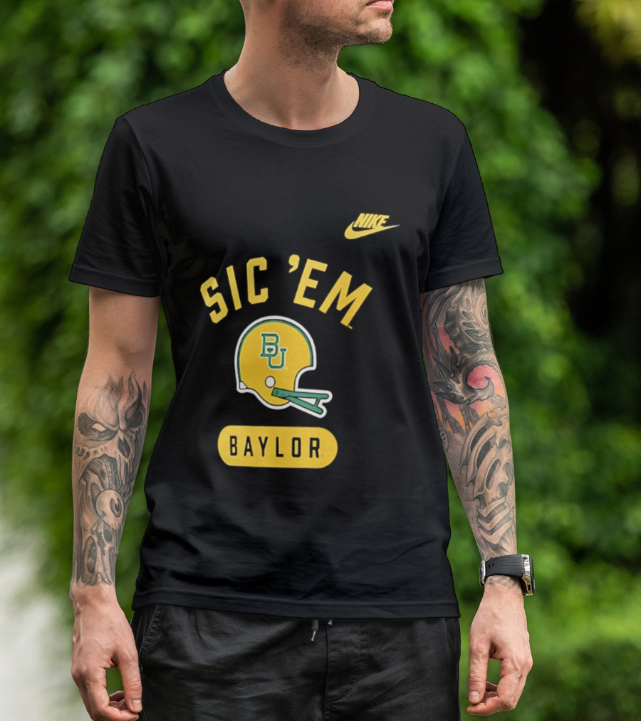 Nike Sic 'Em Baylor Football Helmet BU T-Shirt