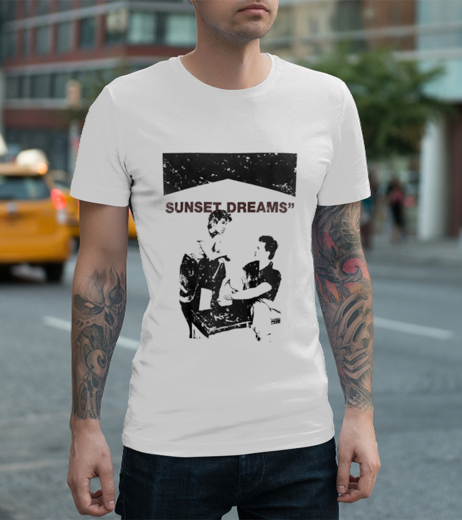 SUNSET DREAMS Streetwear T-Shirt