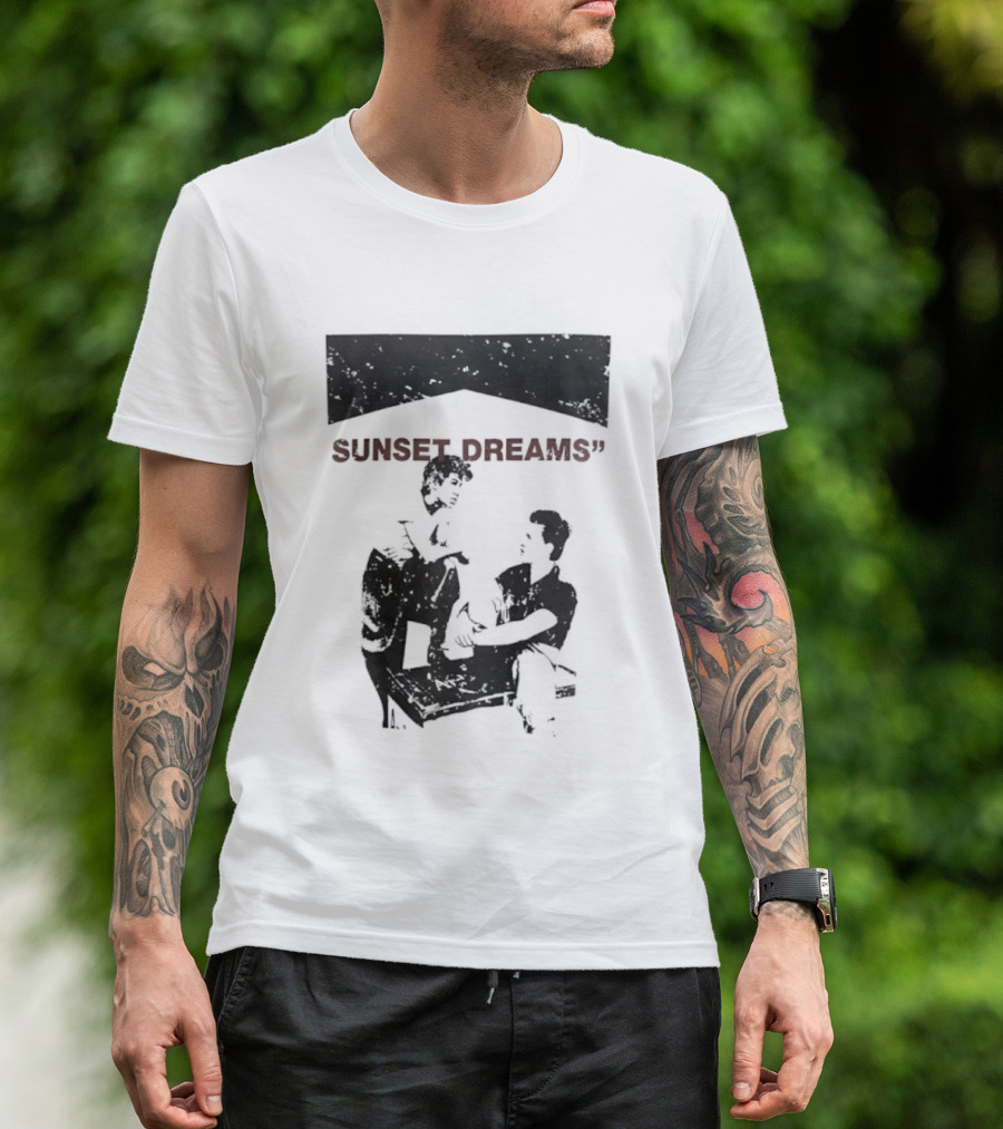 SUNSET DREAMS Streetwear T-Shirt