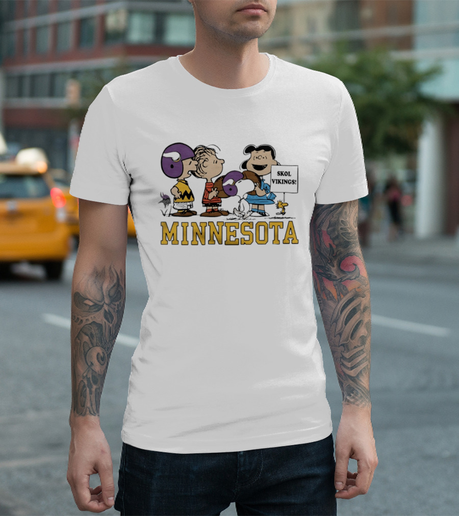 Minnesota Vikings Peanuts Skol Vikings Linus Lucy Woodstock Charlie Brown T-Shirt