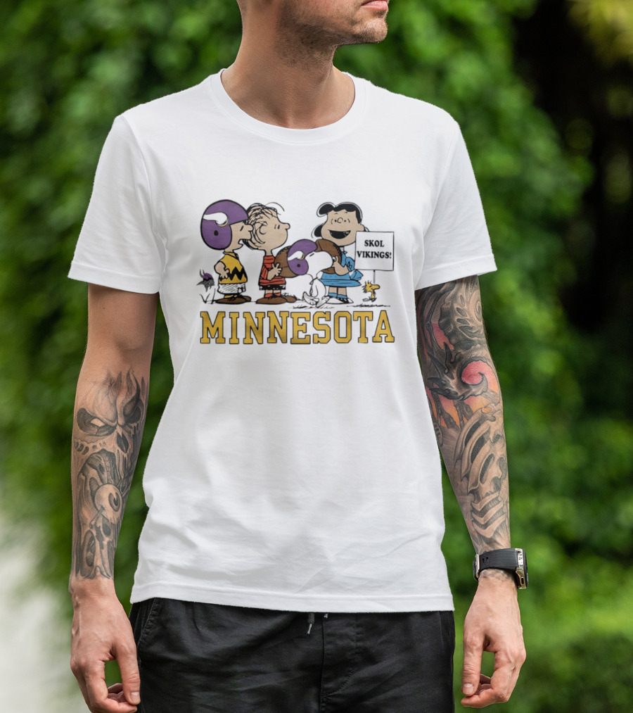 Minnesota Vikings Peanuts Skol Vikings Linus Lucy Woodstock Charlie Brown T-Shirt