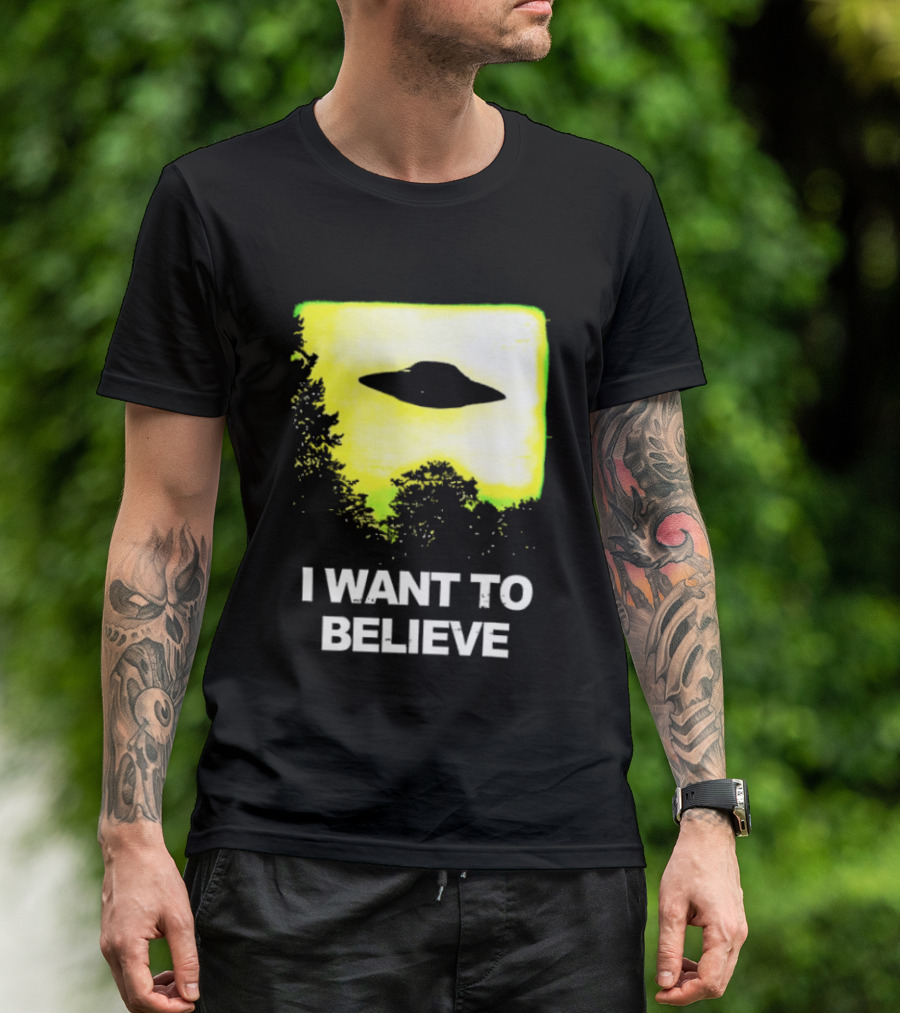 Alien I Want To Believe UFO Silhouette Paranormal Activity The Truth Is Out There T-Shirt