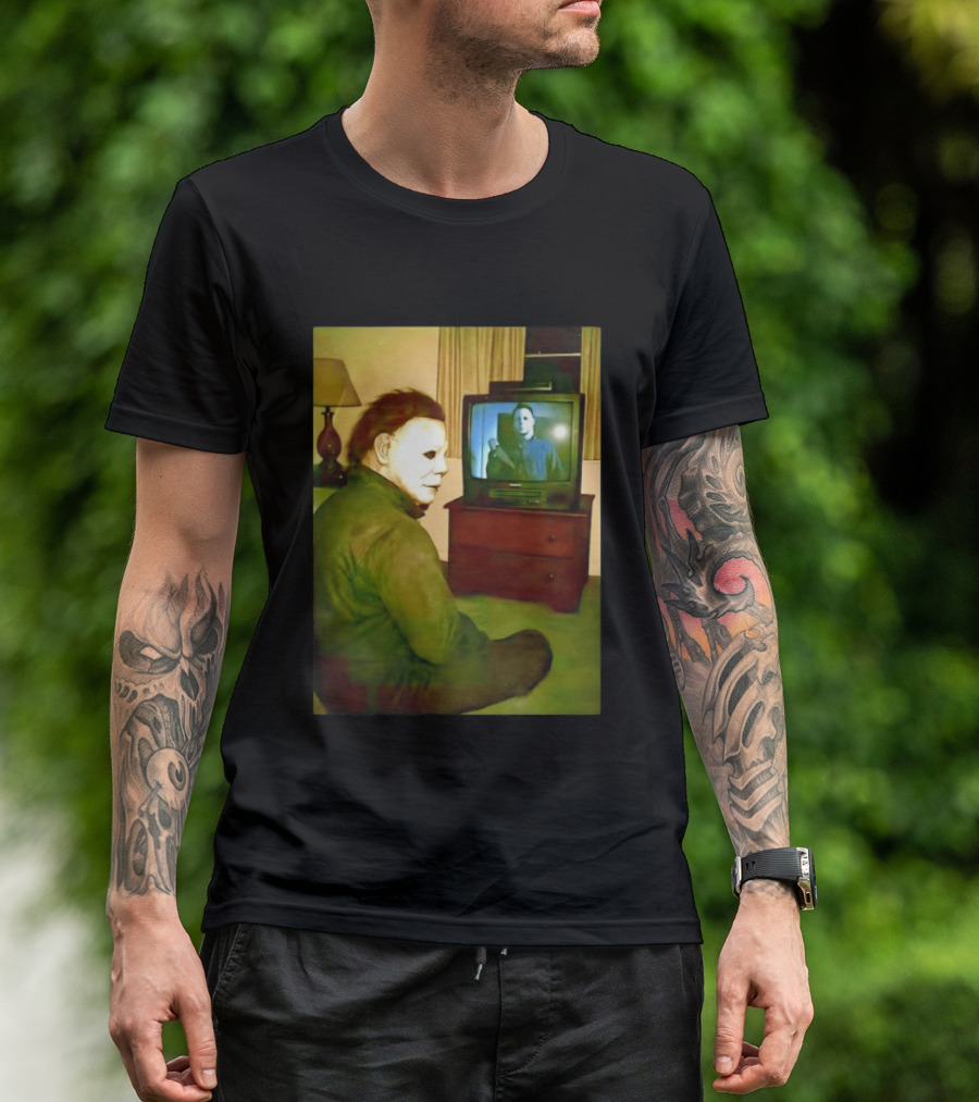 Michael Myers Ing Himself On TV Halloween Scene T-Shirt