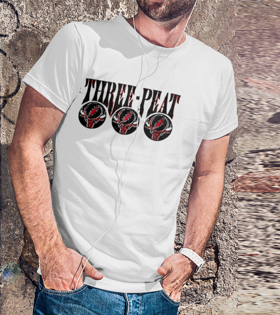 Grateful Chicago Bulls Three Peat Basketball Triumph T-Shirt