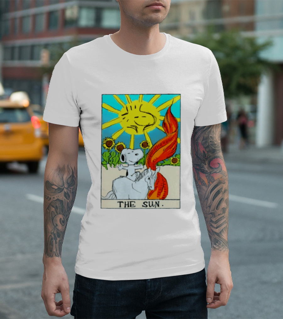 Snoopy The Sun Tarot Card Peanuts Charlie Brown Tarot T-Shirt