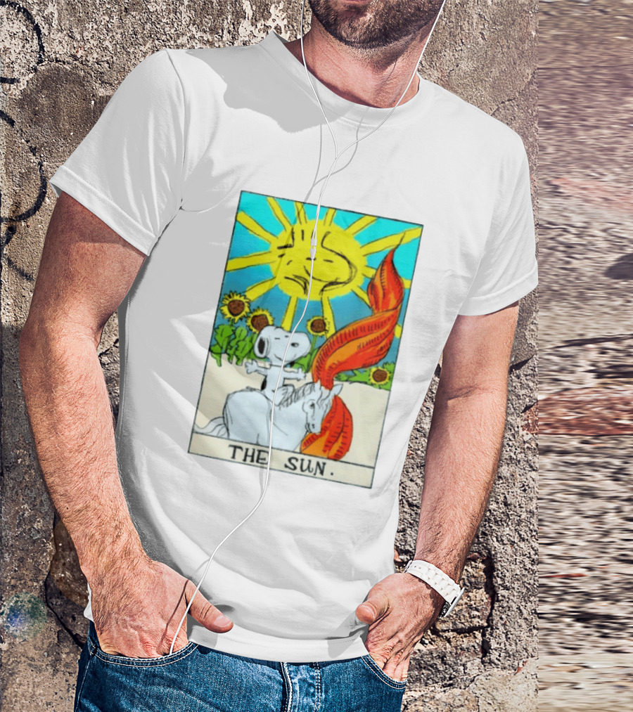 Snoopy The Sun Tarot Card Peanuts Charlie Brown Tarot T-Shirt
