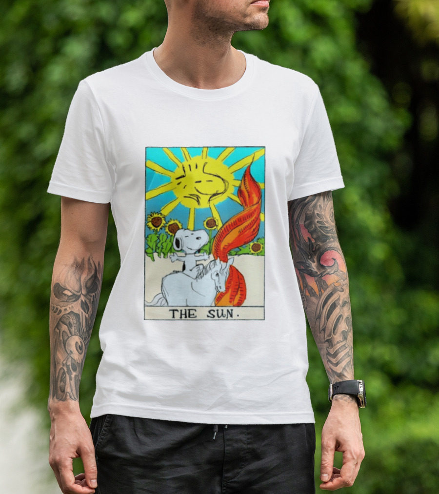 Snoopy The Sun Tarot Card Peanuts Charlie Brown Tarot T-Shirt