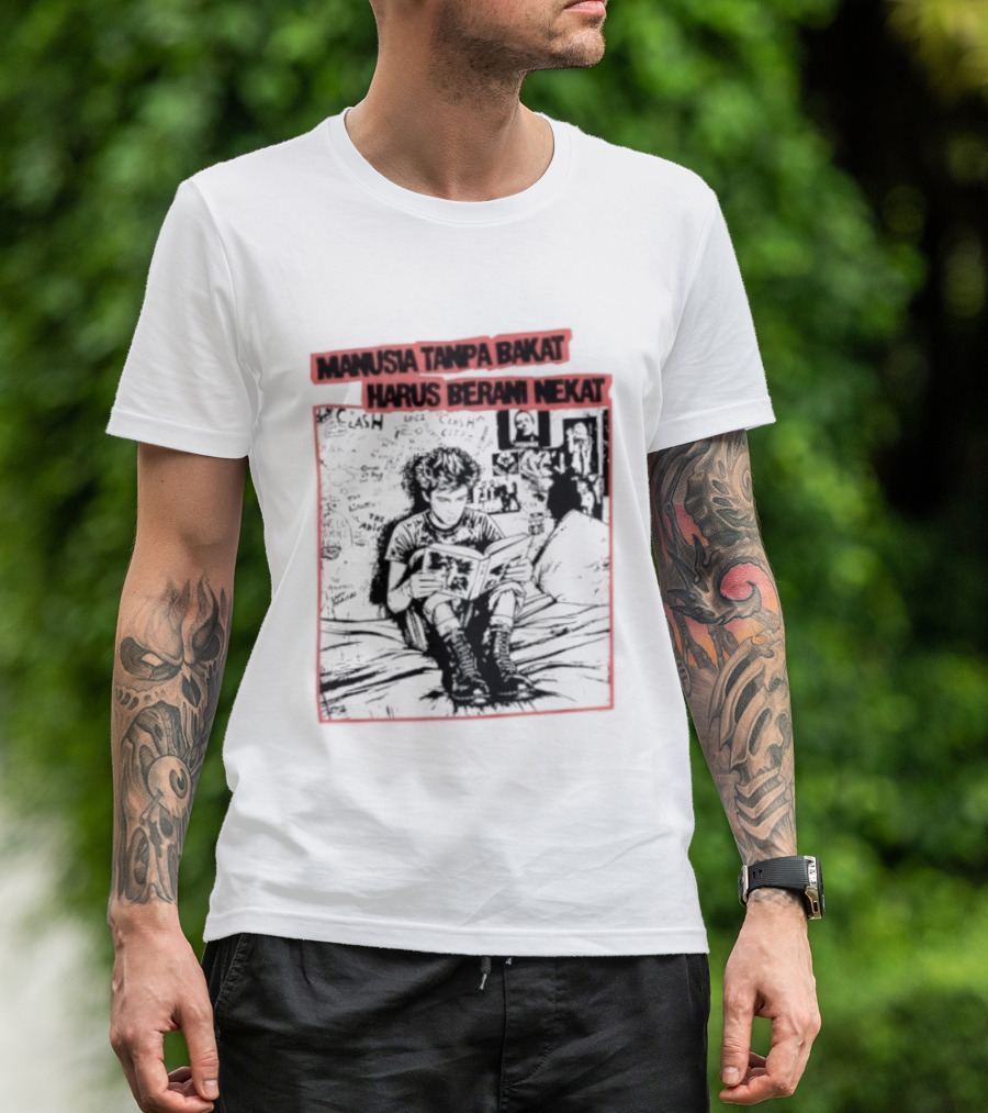 Manusia Tanpa Bakat Harus Berani Nekat Punk Collage T-Shirt