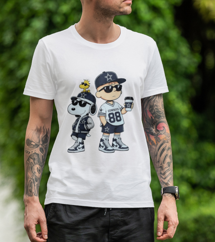 Snoopy Charlie Brown Cowboys 88 Football Fan Gear T-Shirt