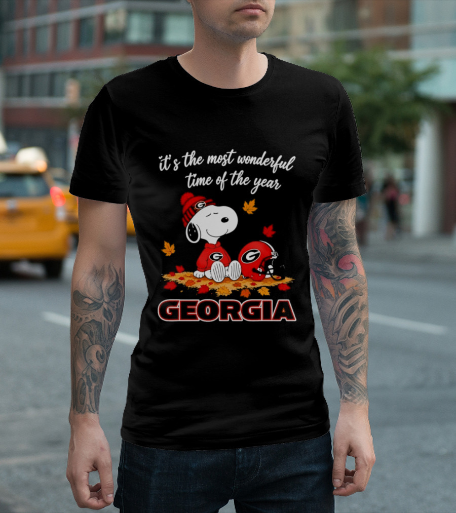 Georgia Bulldogs Snoopy It's The Most Wonderful Time Of The Year Autumn Leaves 2026 T-Shirt
