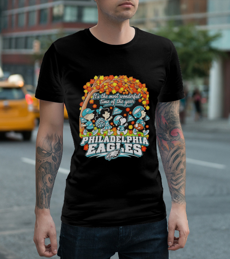 Philadelphia Eagles Peanuts Characters Autumn It's The Most Wonderful Time Of The Year T-Shirt
