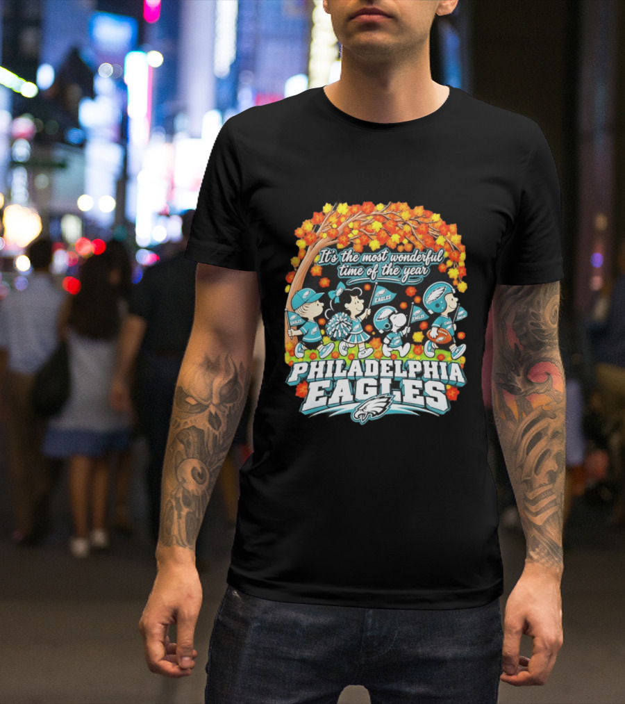 Philadelphia Eagles Peanuts Characters Autumn It's The Most Wonderful Time Of The Year T-Shirt