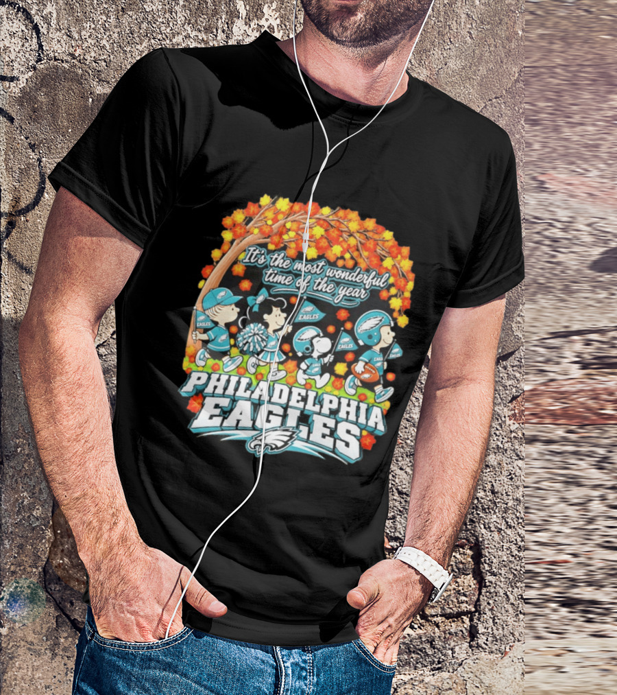 Philadelphia Eagles Peanuts Characters Autumn It's The Most Wonderful Time Of The Year T-Shirt