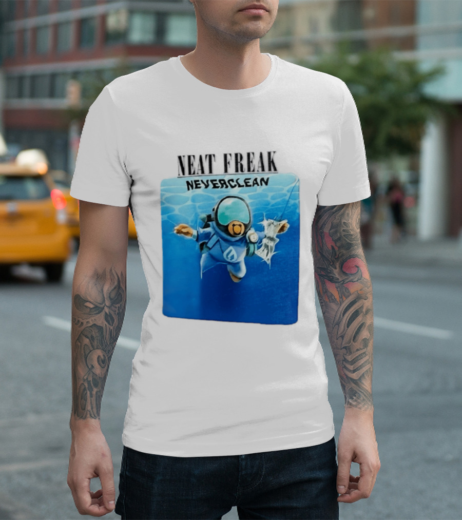 Neat Freak Neverclean Diver Catching Litter T-Shirt