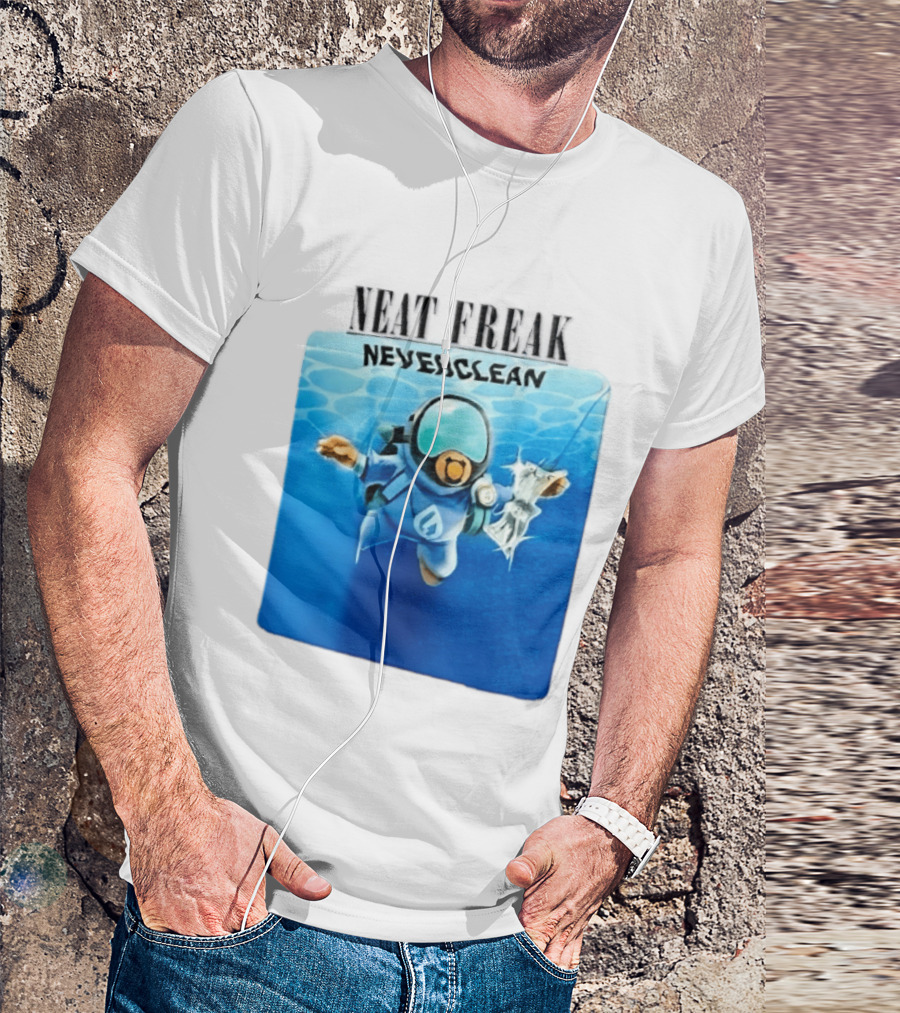Neat Freak Neverclean Diver Catching Litter T-Shirt