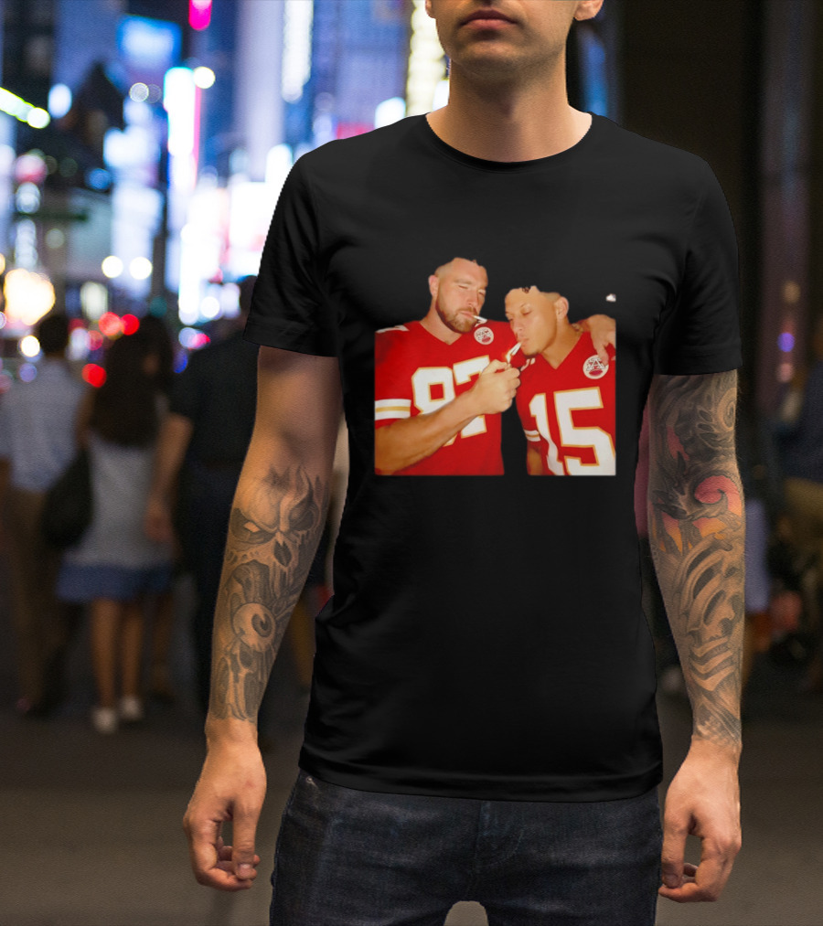 Kansas City Chiefs Mahomes Kelce Smoking 87 15 T-Shirt