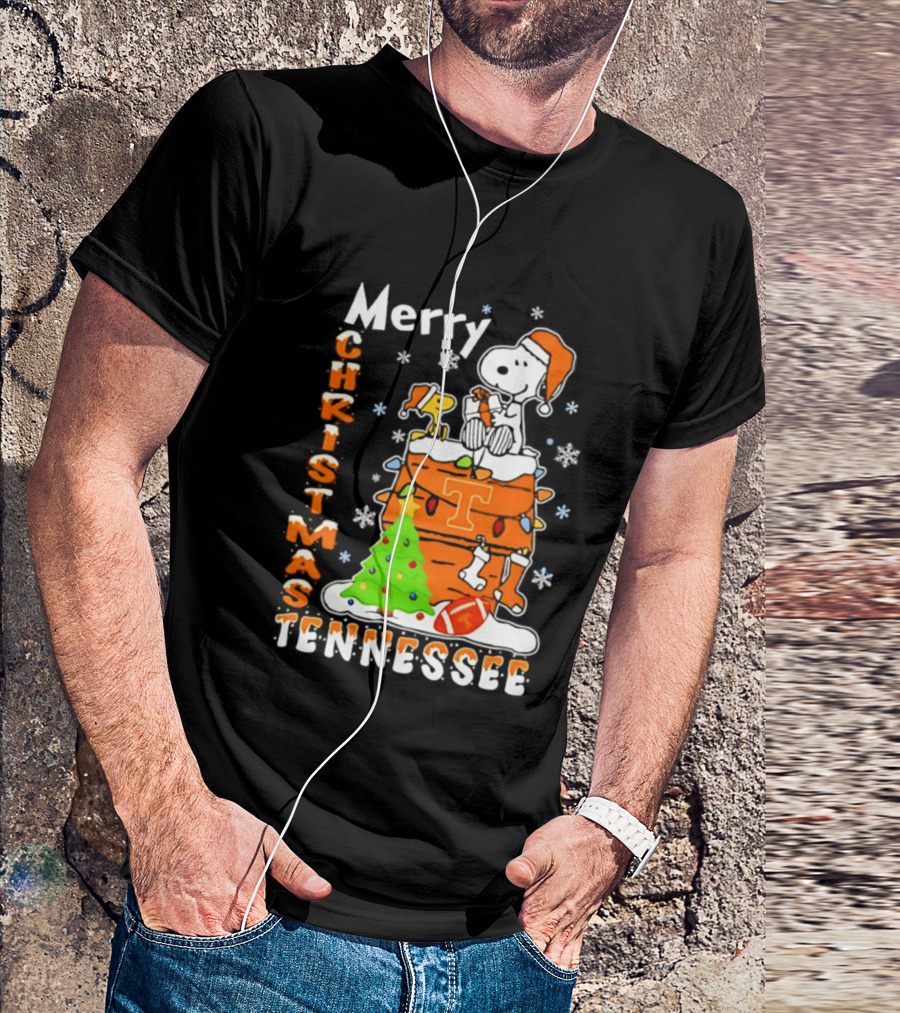 Snoopy Woodstock Christmas 2026 Tennessee Volunteers Football Santa Hat T-Shirt