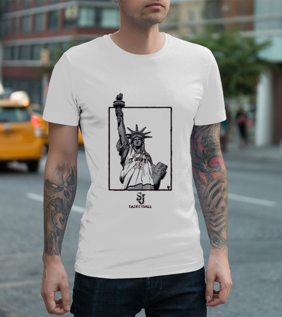 St John's Basketball New York's Team Statue Of Liberty SI Image T-Shirt