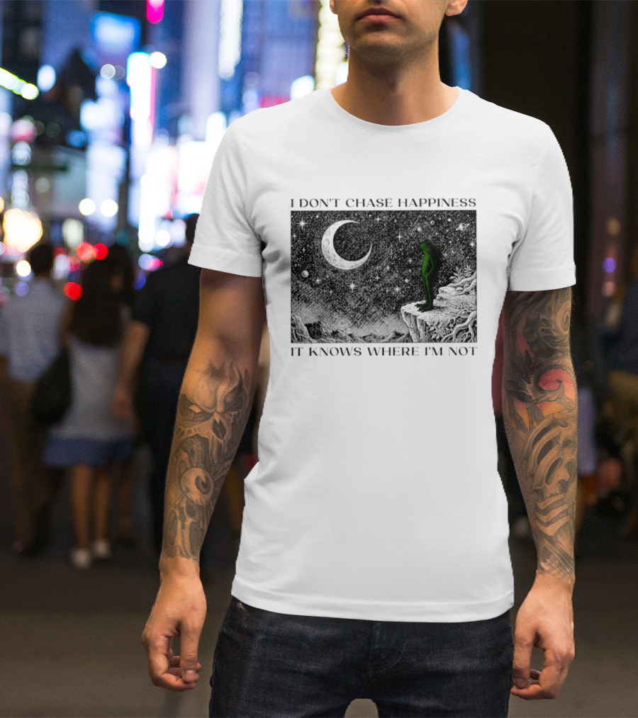 I Don't Chase Happiness It Knows Where I'm Not Frog Moonlit Starry Night T-Shirt