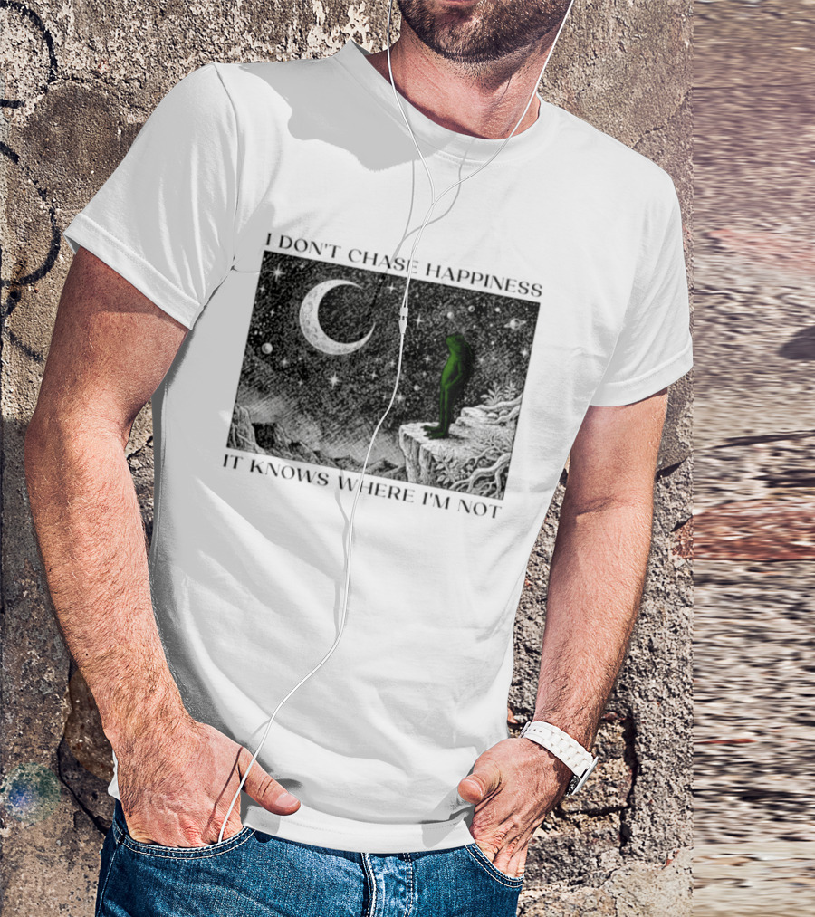 I Don't Chase Happiness It Knows Where I'm Not Frog Moonlit Starry Night T-Shirt