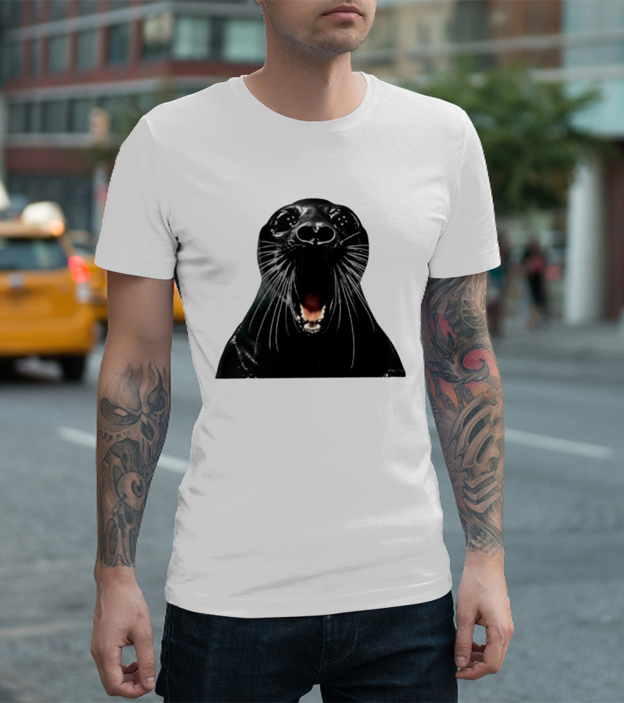 Screaming Black Seal Meme Hilarious Animal Expression T-Shirt