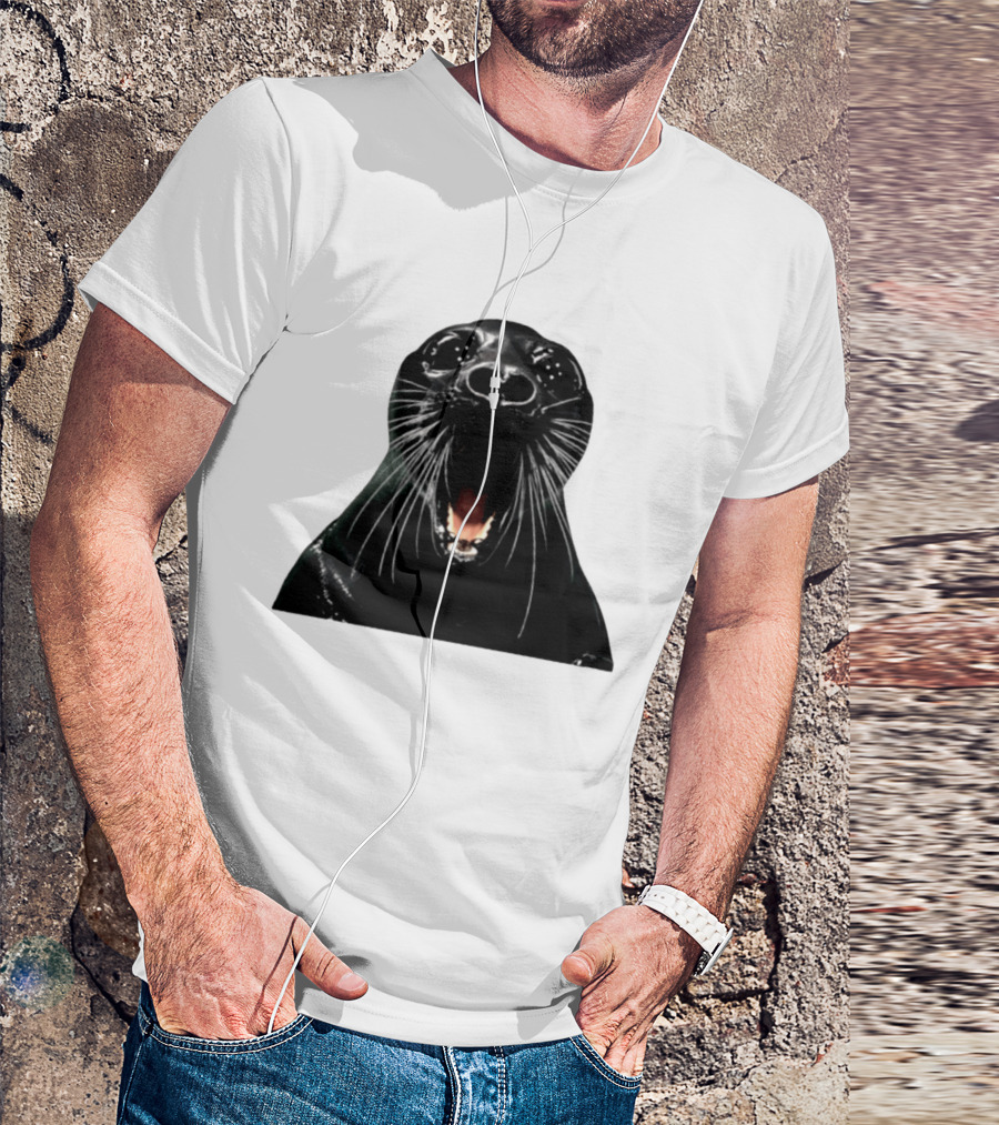 Screaming Black Seal Meme Hilarious Animal Expression T-Shirt