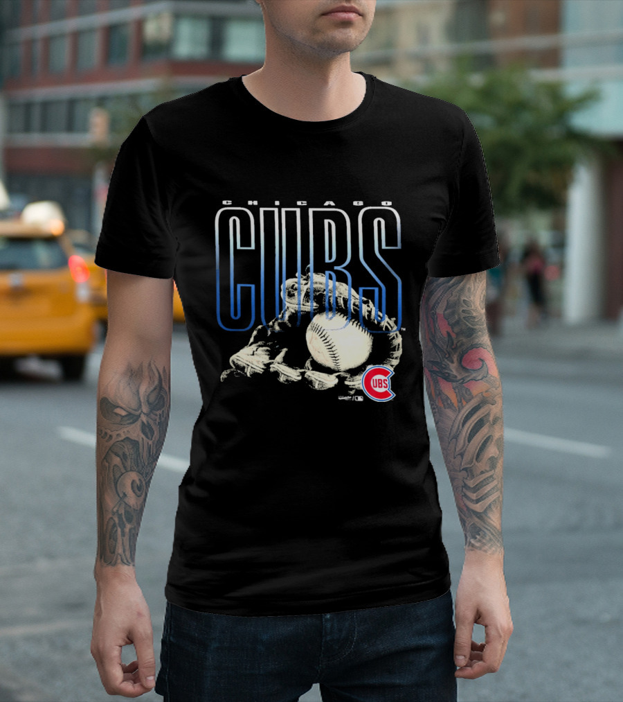 Chicago Cubs Fly Ball Baseball Team Logo Sports Fan T-Shirt