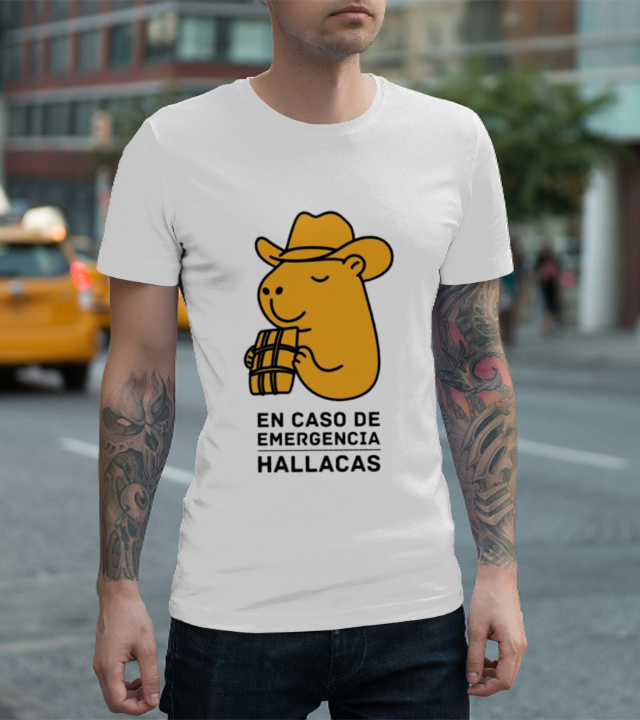 En Caso De Emergencia Hallacas Capybara Cowboy Hat T-Shirt