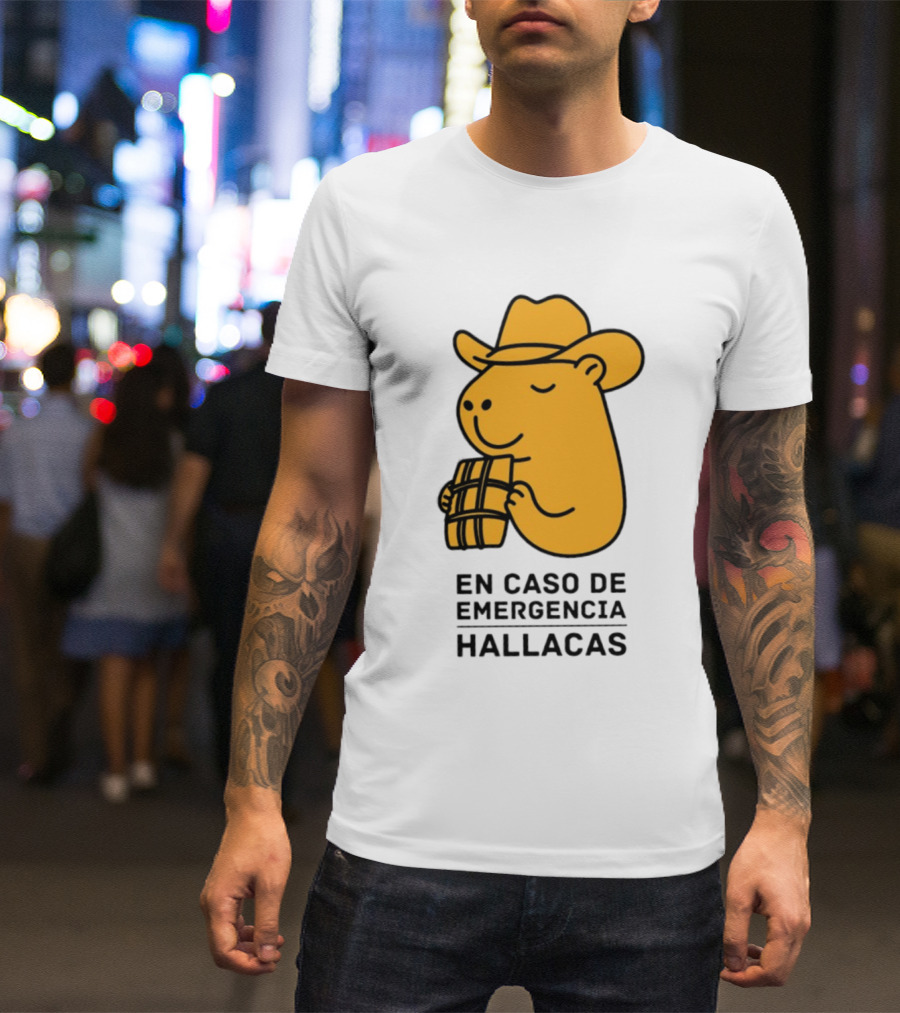 En Caso De Emergencia Hallacas Capybara Cowboy Hat T-Shirt
