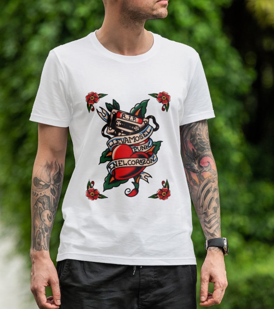 RIP Cassette Heart Llevamos El Punk En El Corazón Tattoo Style Roses T-Shirt