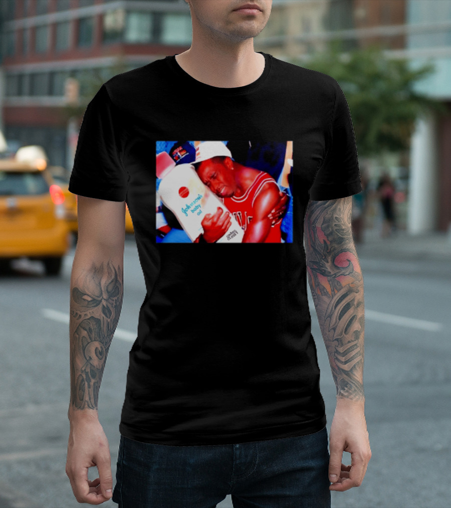 Sean Diddy Combs Johnson's Baby Oil Chicago Bulls Hugging Moment T-Shirt