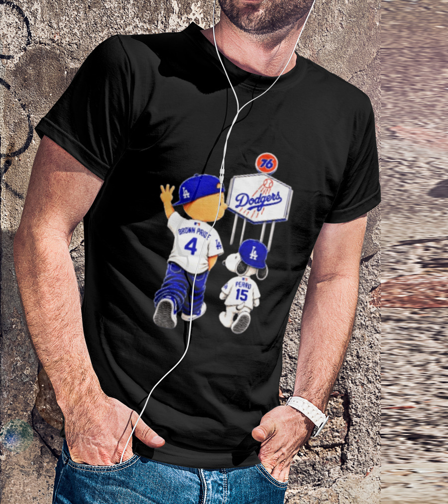Charlie Brown Snoopy Los Angeles Dodgers Brown Pride Perro Baseball 76 T-Shirt