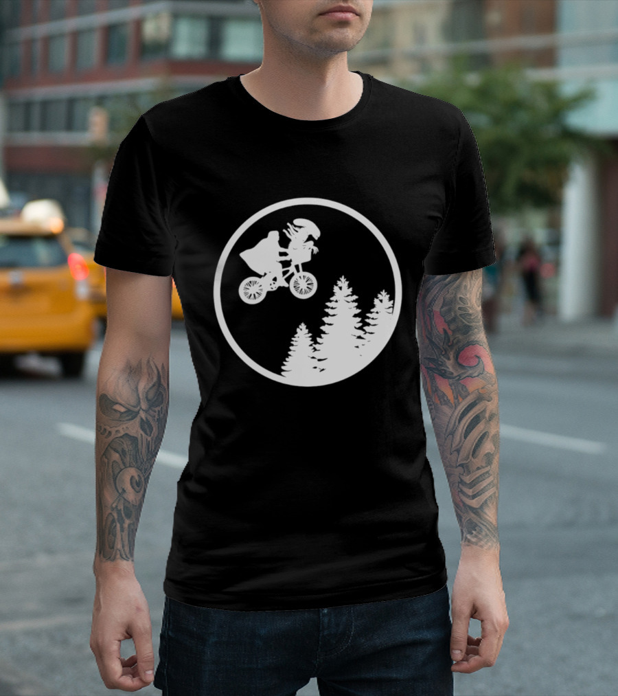 Alien On Bicycle With Trees In Circle Flying Scene 2026 T-Shirt