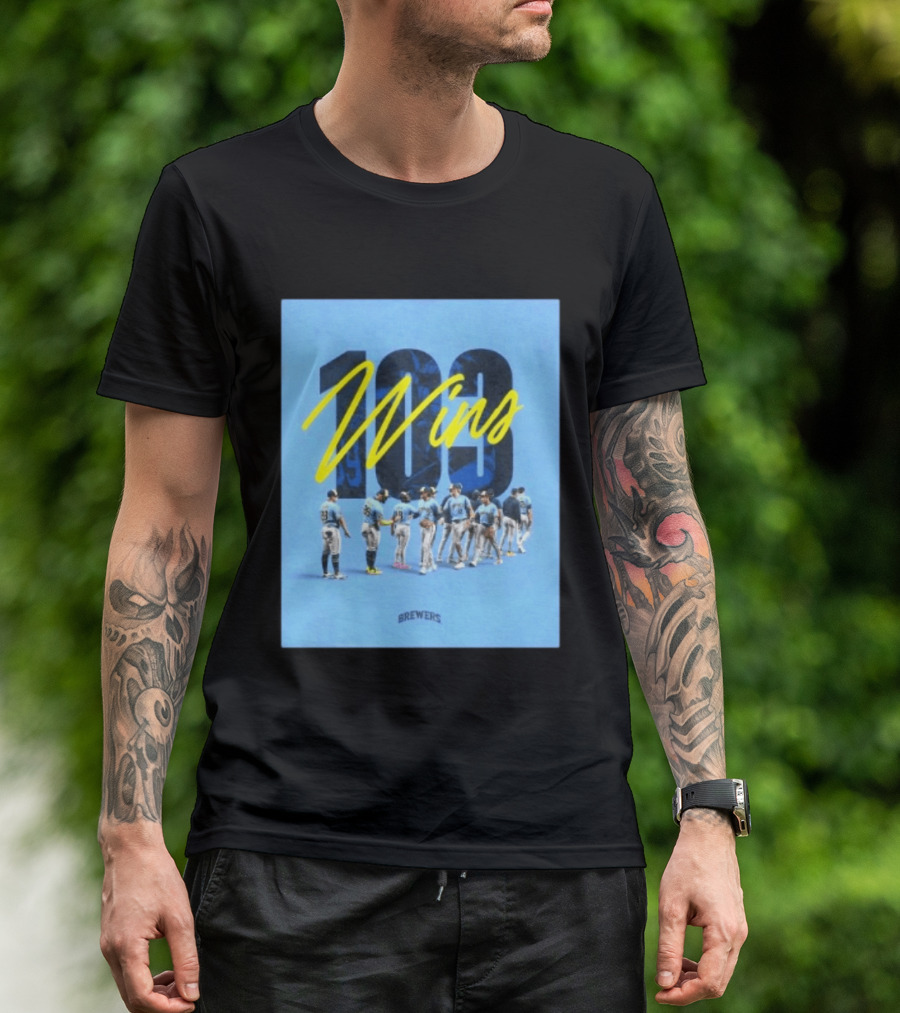 Milwaukee Brewers 103 Wins Celebration Team Huddle T-Shirt