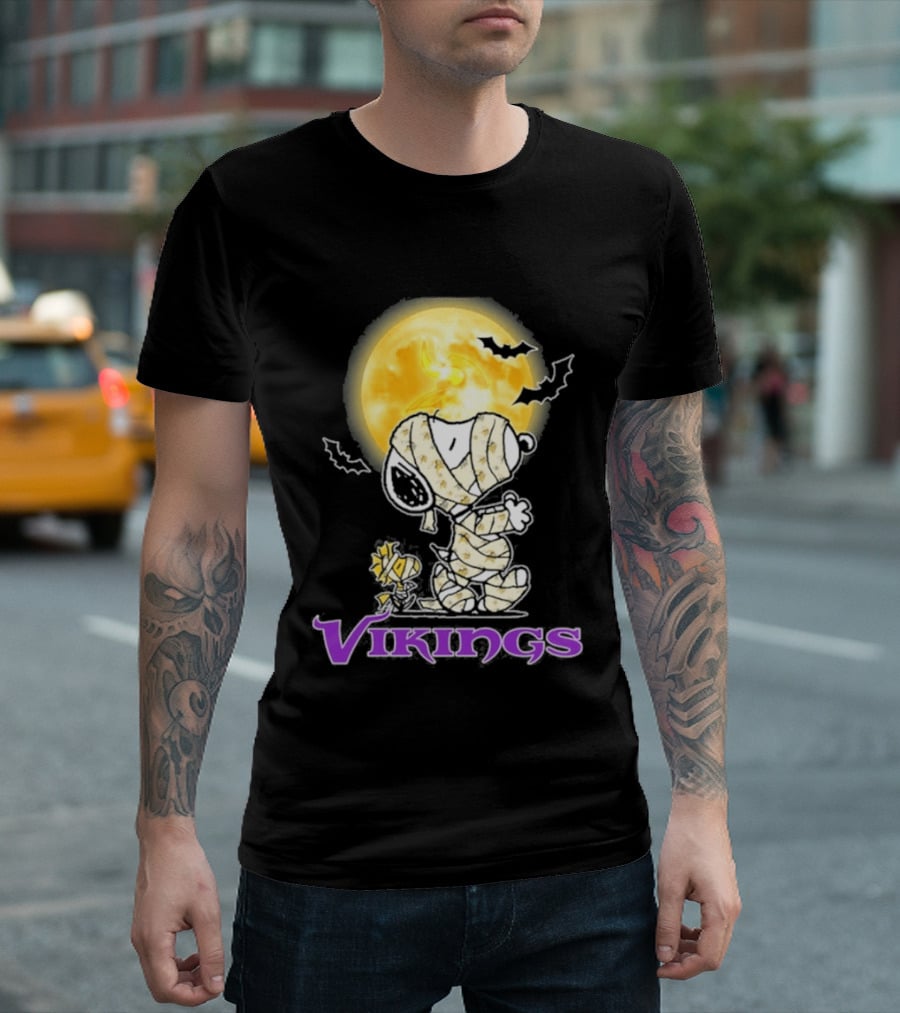 Minnesota Vikings Snoopy Halloween Moon 2026 Holiday T-Shirt