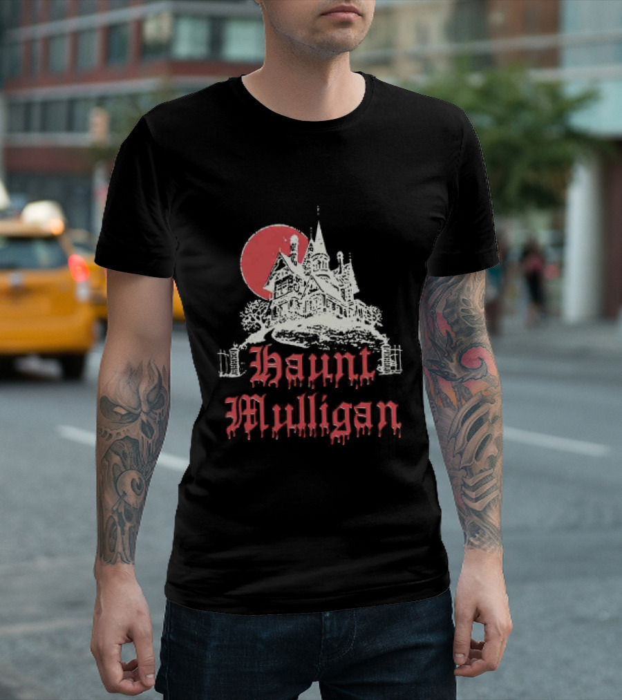 Hot Mulligan Haunted House Halloween Castle 2026 T-Shirt
